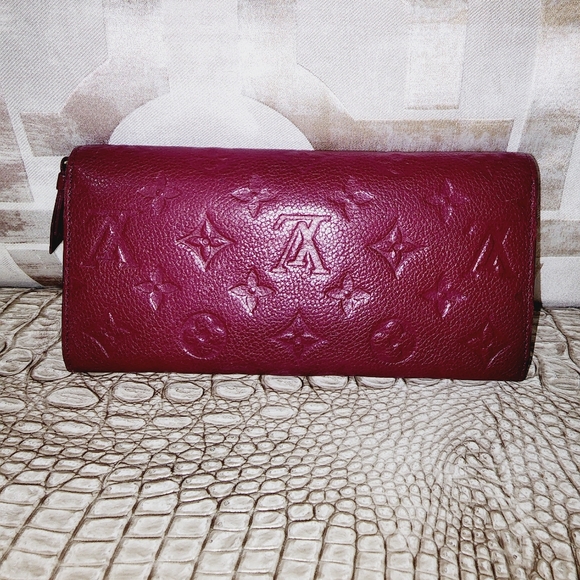 Authentic  LV Monogram Empreinte Leather Curieuse Wallet - Picture 9 of 11